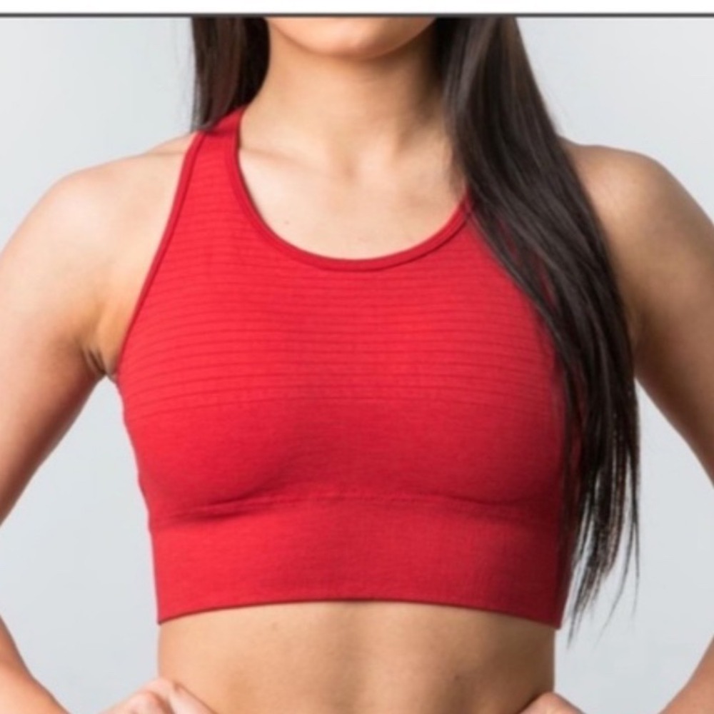 Alphalete Vault Red Seamless Sports Bra Size Medium Criss‎ Cross Back Athletic